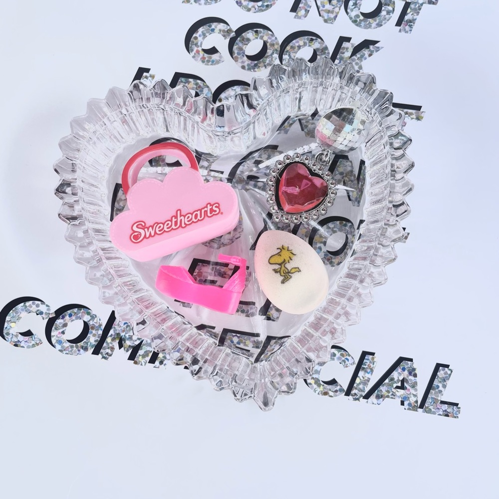 Scalloped Edge Heart Shaped Glass Trinket Vanity Dish ♡♡